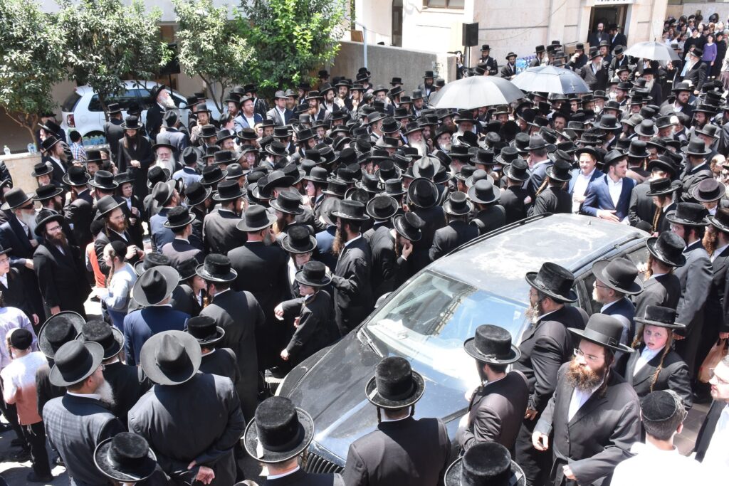 תיעוד: הלווית אמו של כ"ק אדמו"ר מבוהוש