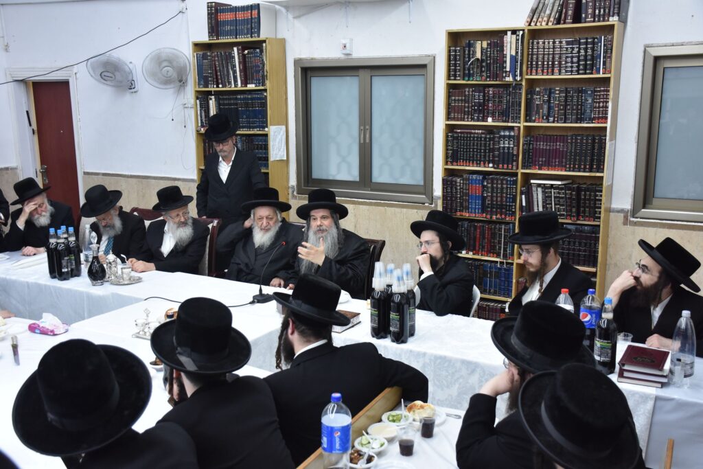 כשהוא בוצע את החלה: הטיש של האדמו"ר מקוידינוב