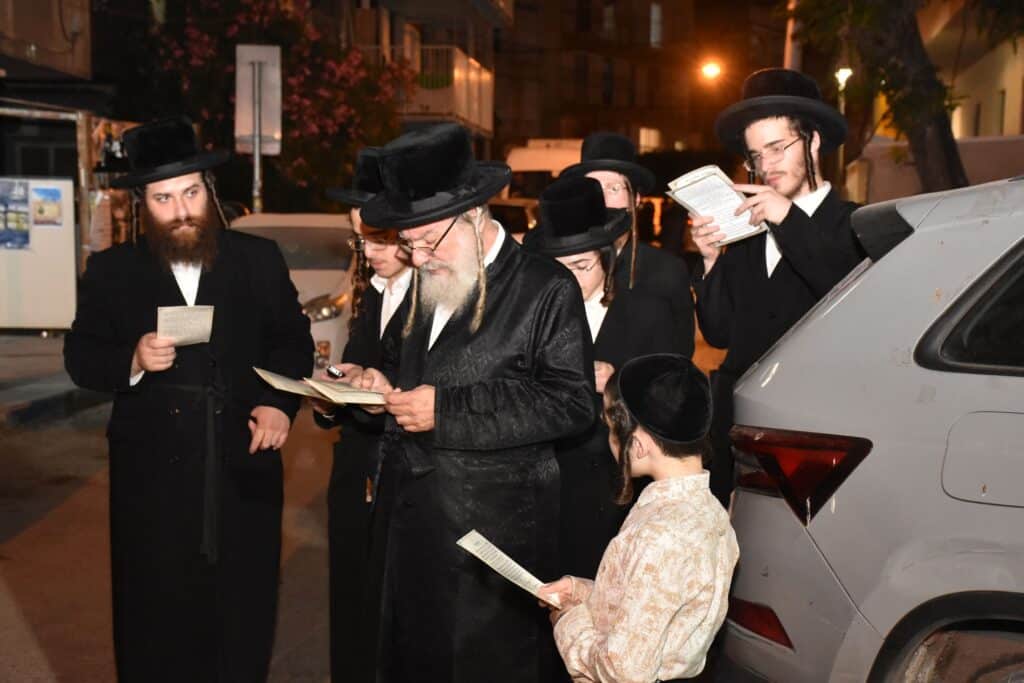 תשעה באב באשלג: מכניסת הצום עד קידוש לבנה