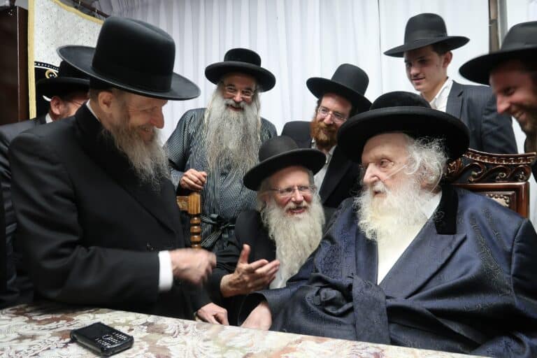 המשגיח רבי דן סגל בביקור במעונו של הראב"ד