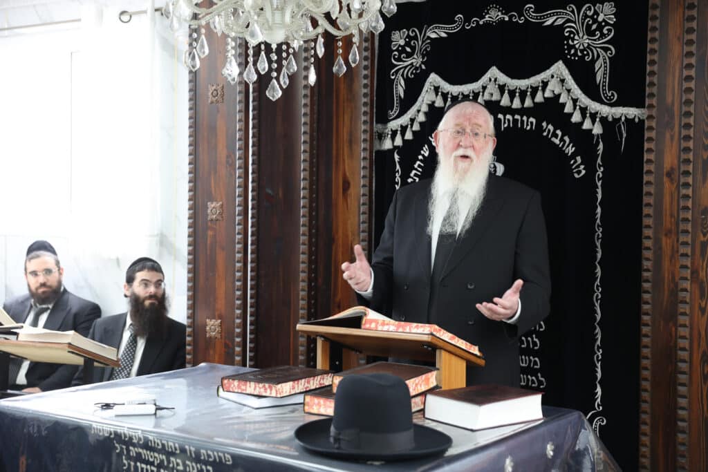 ראש הישיבה הגיע למסור שיעור בישיבה הספרדית