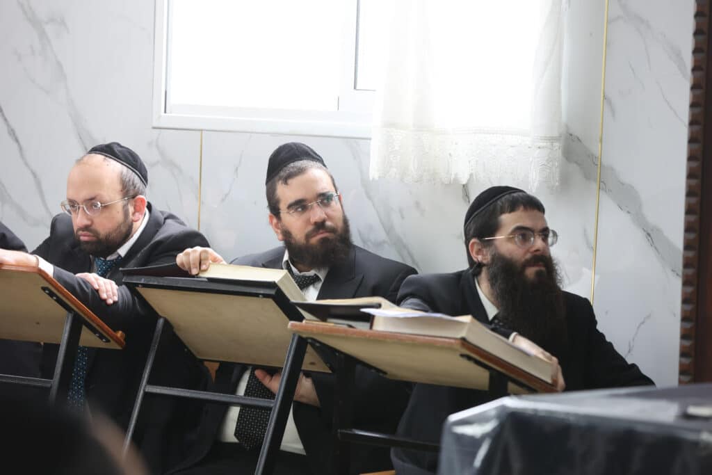 ראש הישיבה הגיע למסור שיעור בישיבה הספרדית
