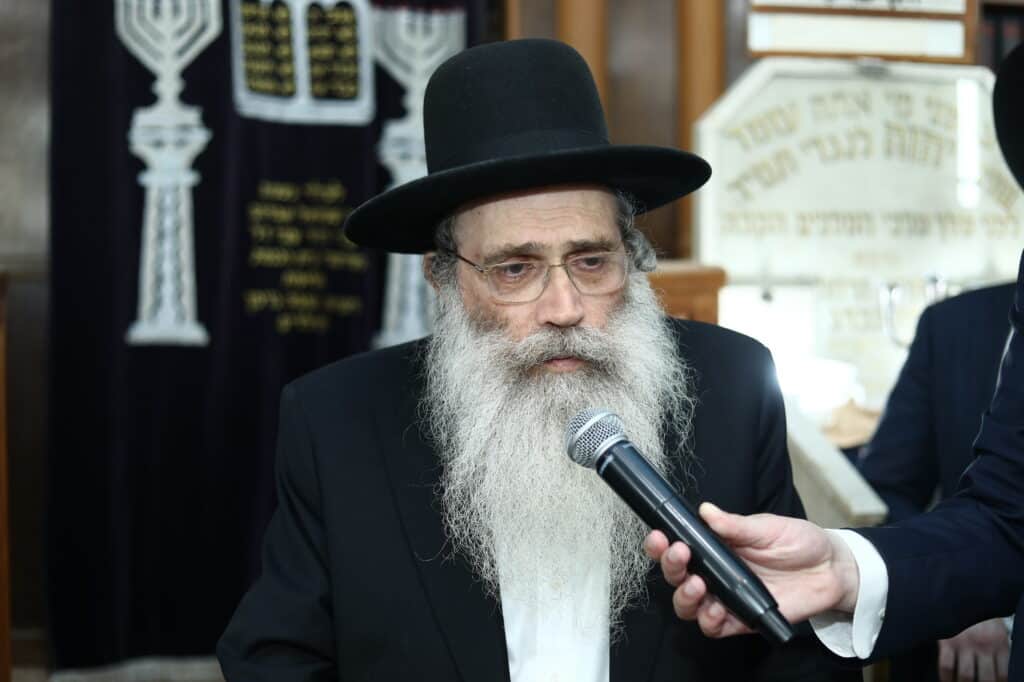 בהשתתפות גדולי ישראל: בכתר תורה הכניסו ס"ת