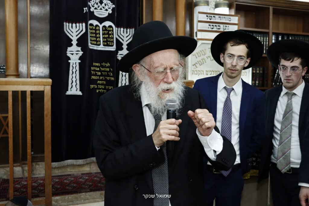 בהשתתפות גדולי ישראל: בכתר תורה הכניסו ס"ת