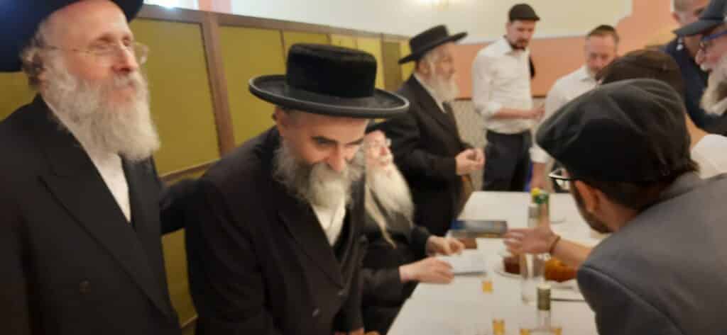 הונגריה: בקהילה האורתודוקסית הכתירו את הגאב"ד