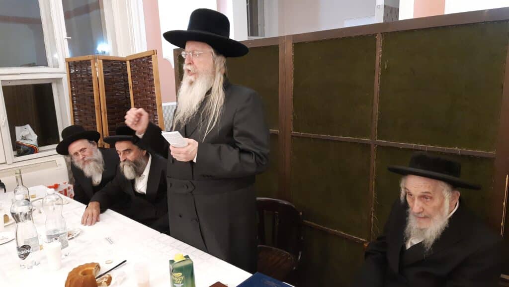 הונגריה: בקהילה האורתודוקסית הכתירו את הגאב"ד