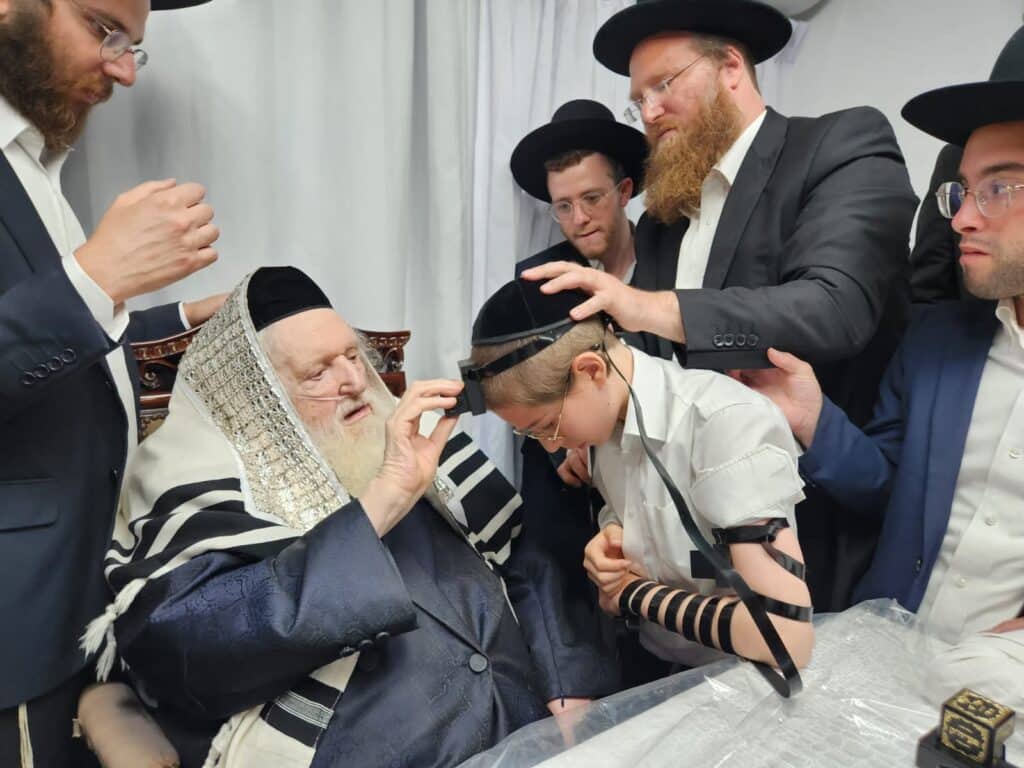 ברית ותפילין: השמחה הכפולה בבית הראב"ד