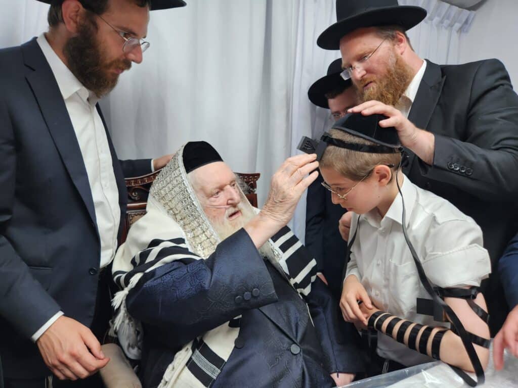 ברית ותפילין: השמחה הכפולה בבית הראב"ד