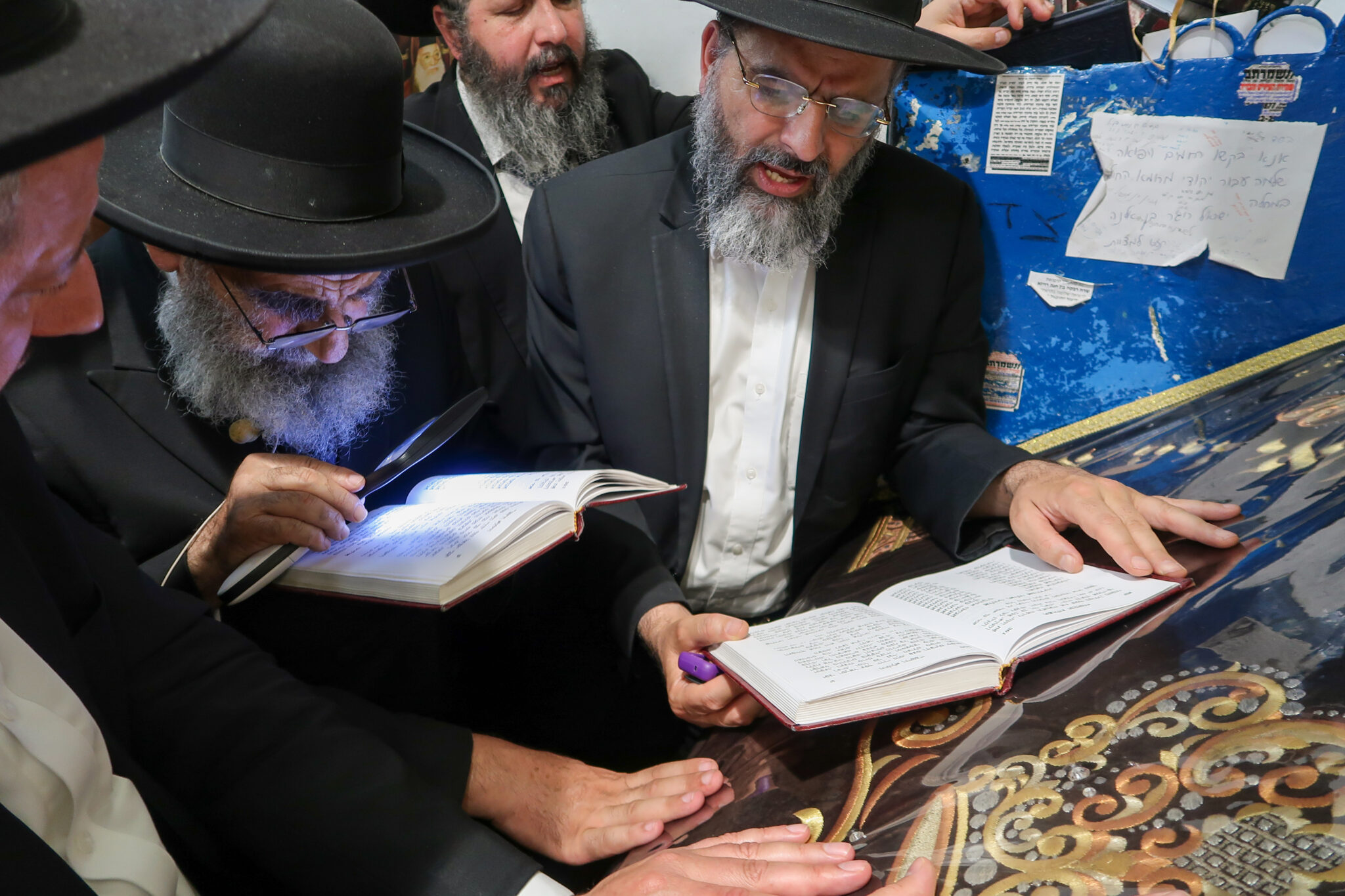 גלריה: ראש הישיבה הגיע להתפלל בציון הרשב"י