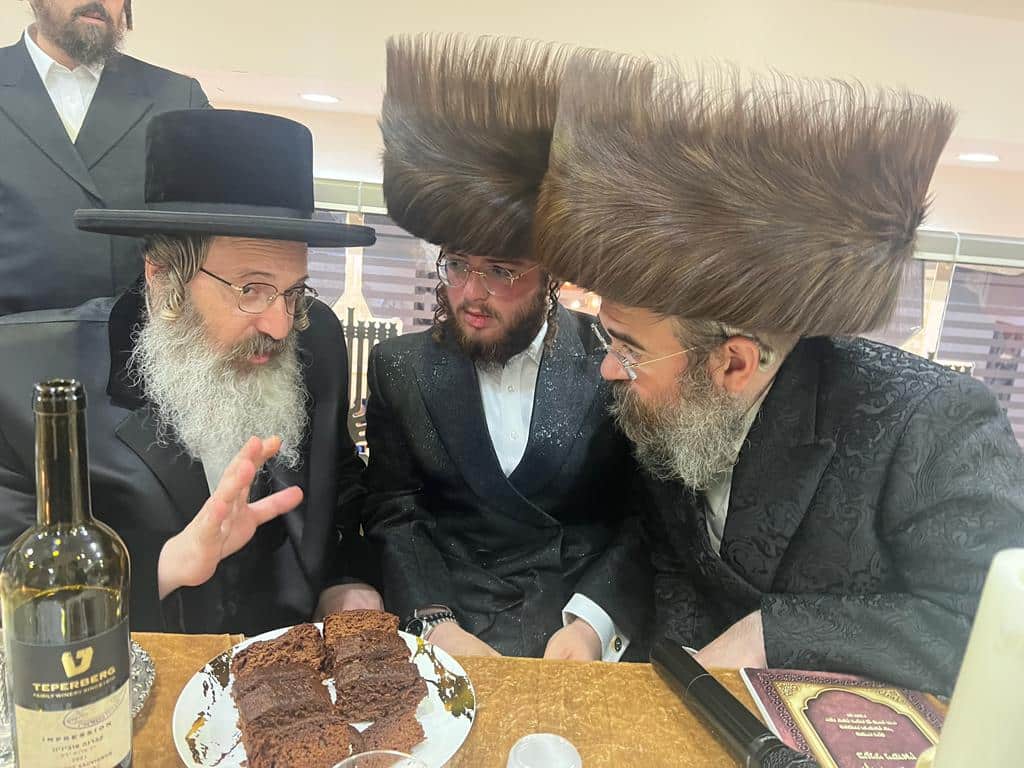 צפו בגלריה: שמחת נישואי בן הגה"צ רבי מרדכי אורי אנגלמן