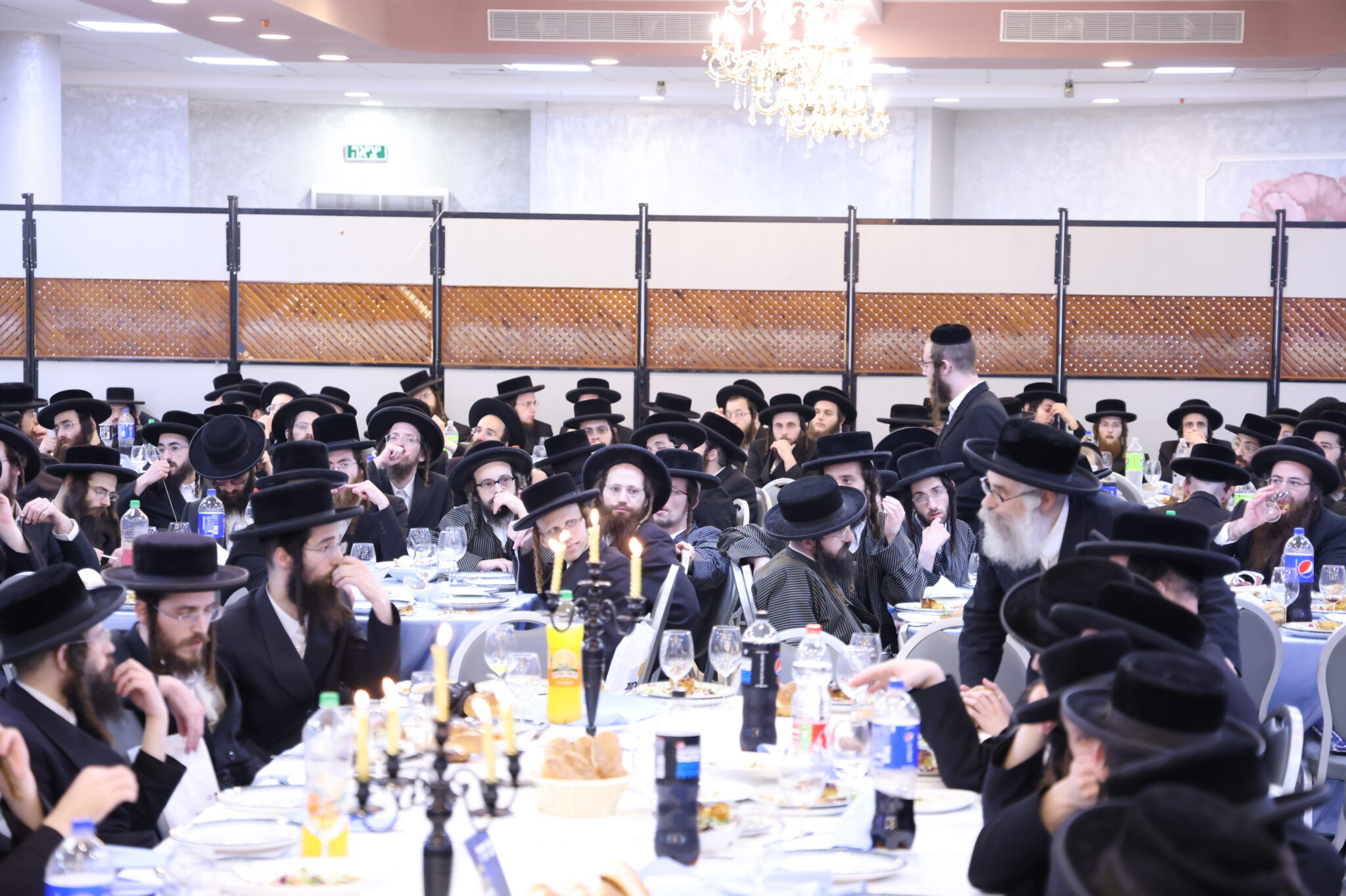 מעמד חלוקת תעודות ומלגות למאות נבחני 'שינון וחזרה'