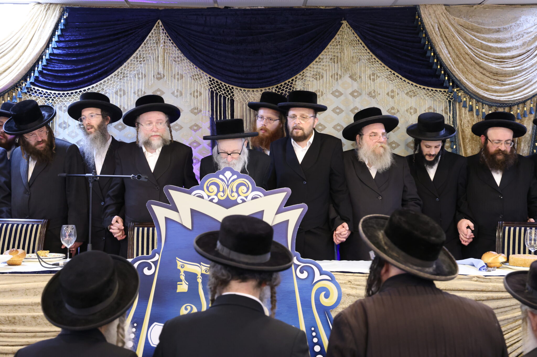 מעמד חלוקת תעודות ומלגות למאות נבחני 'שינון וחזרה'