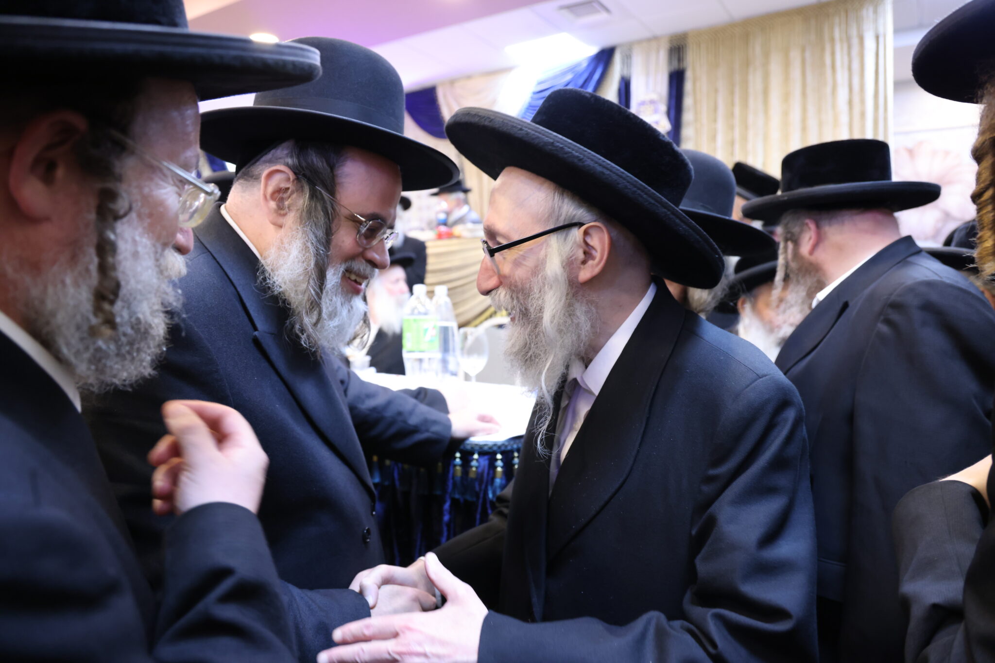 מעמד חלוקת תעודות ומלגות למאות נבחני 'שינון וחזרה'