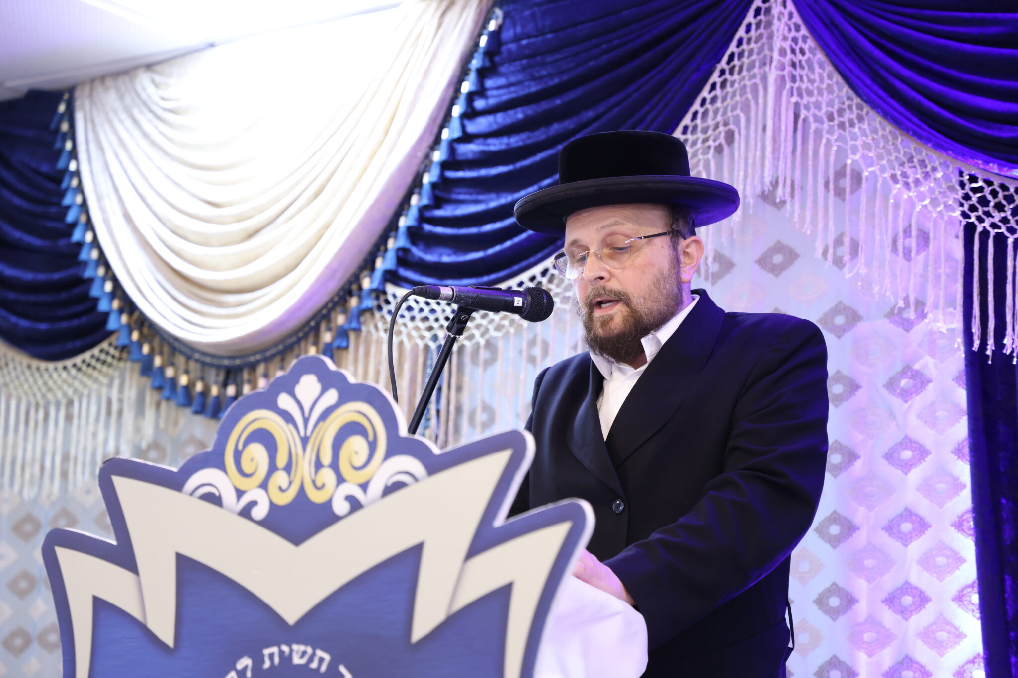 מעמד חלוקת תעודות ומלגות למאות נבחני 'שינון וחזרה'