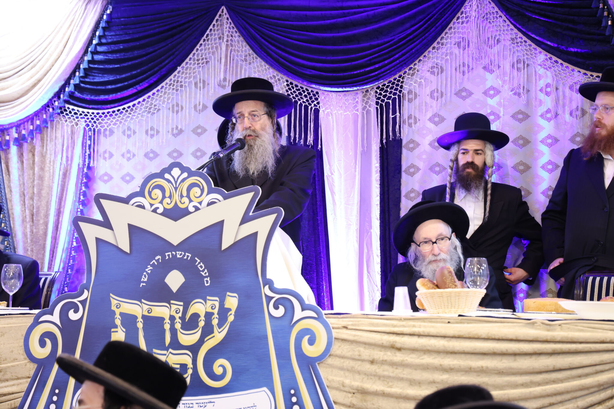 מעמד חלוקת תעודות ומלגות למאות נבחני 'שינון וחזרה'