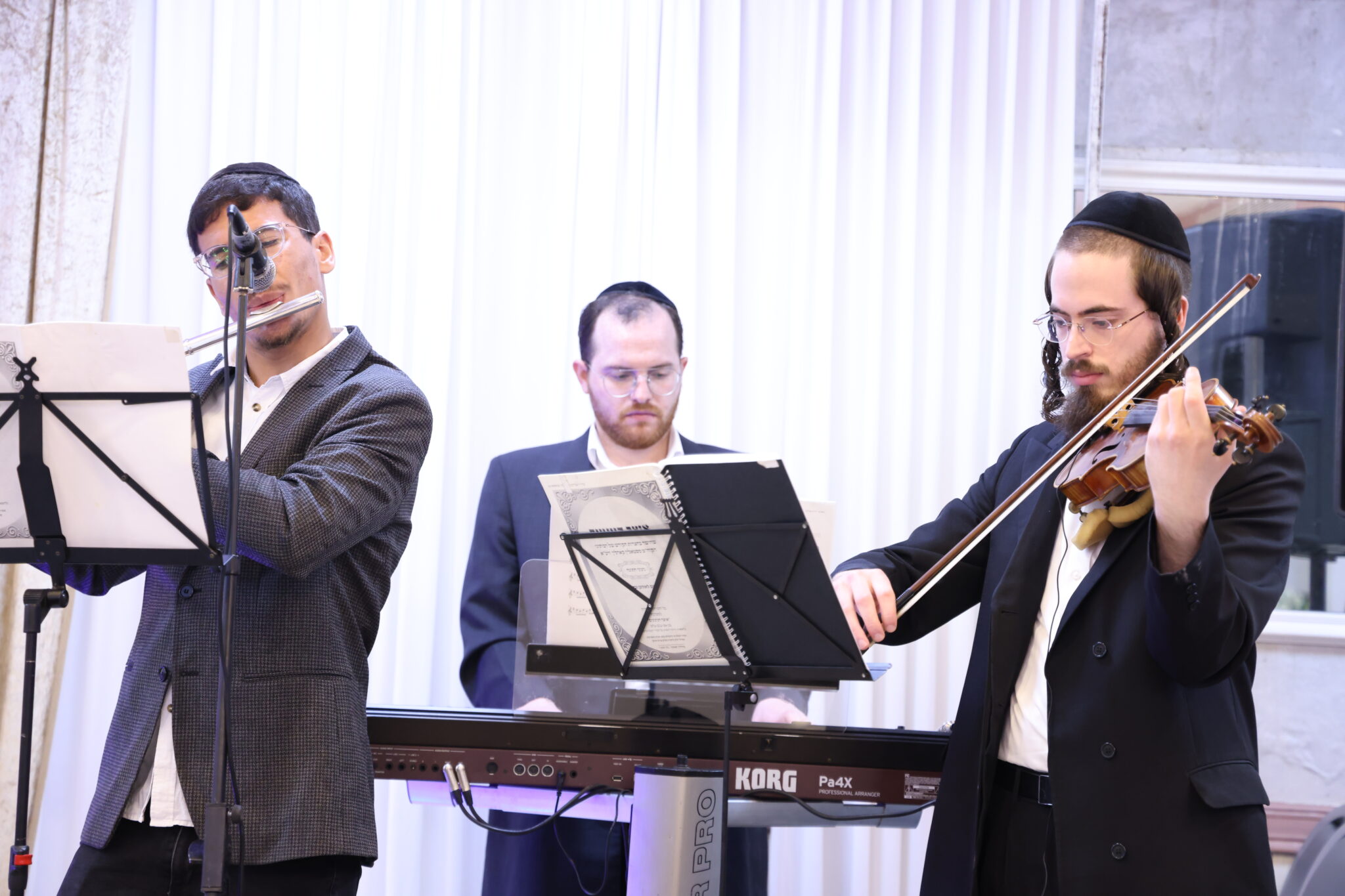 מעמד חלוקת תעודות ומלגות למאות נבחני 'שינון וחזרה'