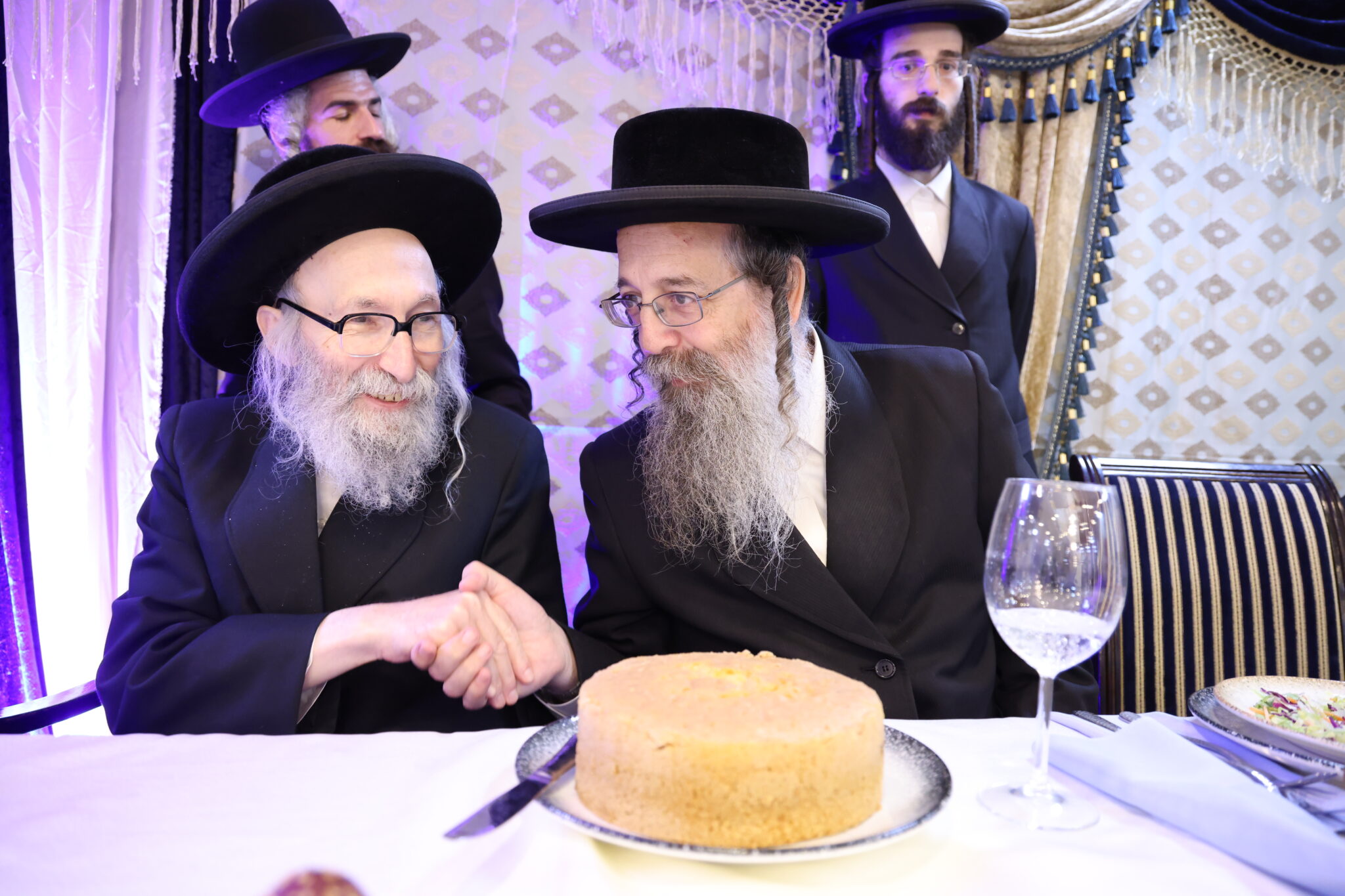 מעמד חלוקת תעודות ומלגות למאות נבחני 'שינון וחזרה'