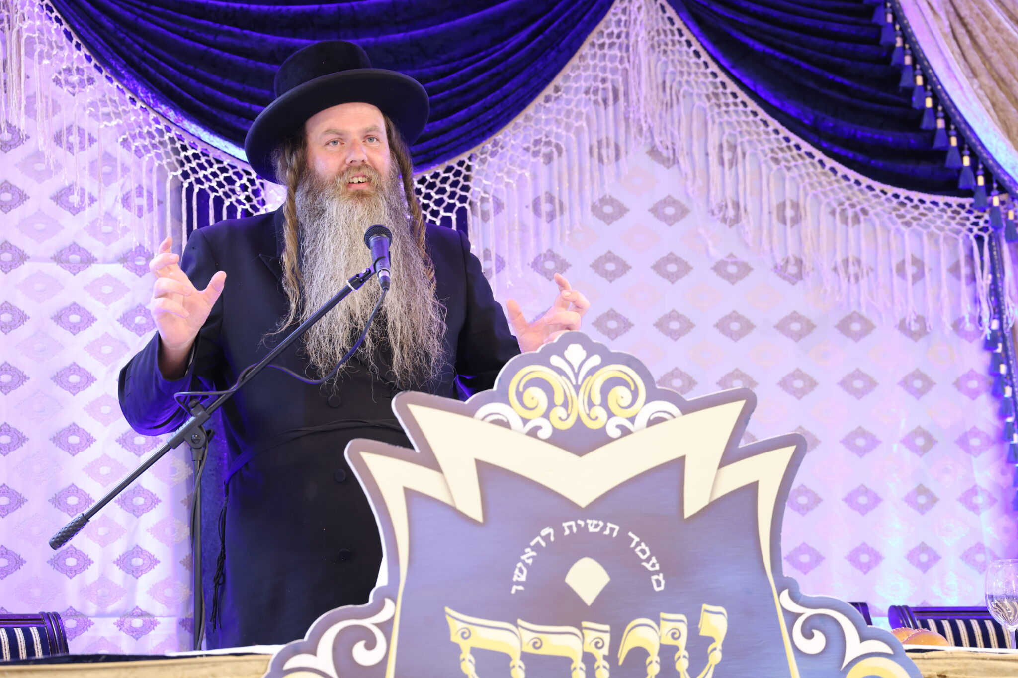 מעמד חלוקת תעודות ומלגות למאות נבחני 'שינון וחזרה'