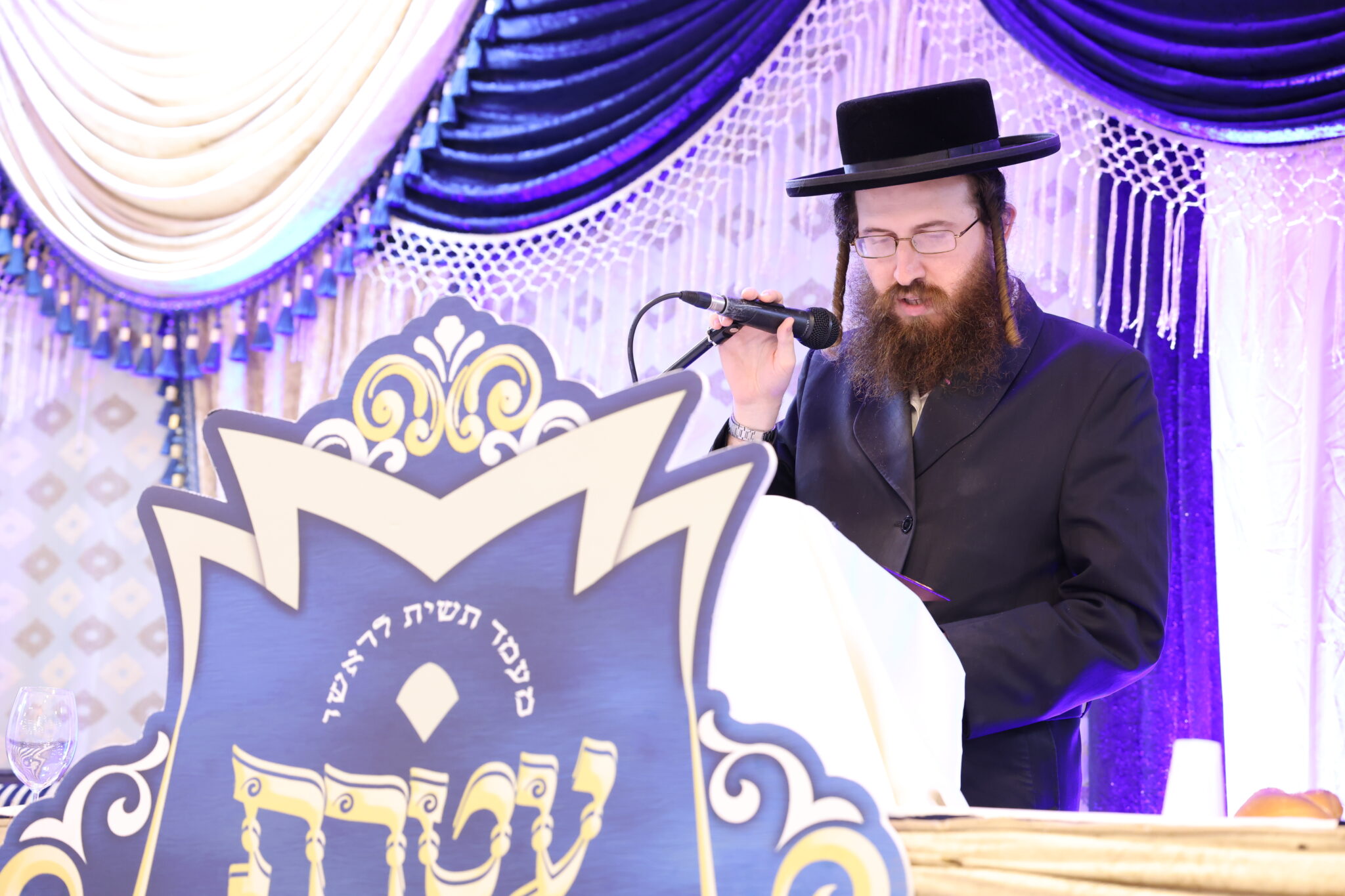 מעמד חלוקת תעודות ומלגות למאות נבחני 'שינון וחזרה'