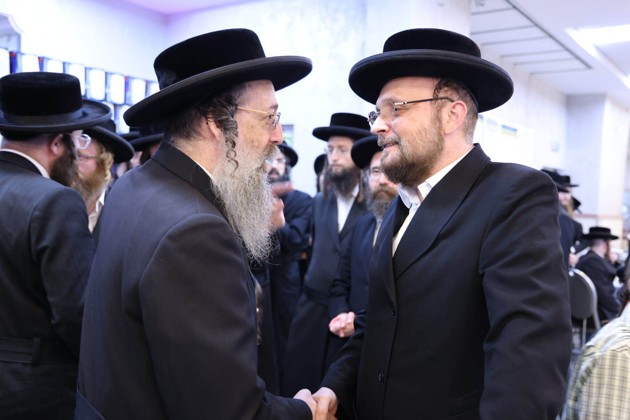 מעמד חלוקת תעודות ומלגות למאות נבחני 'שינון וחזרה'