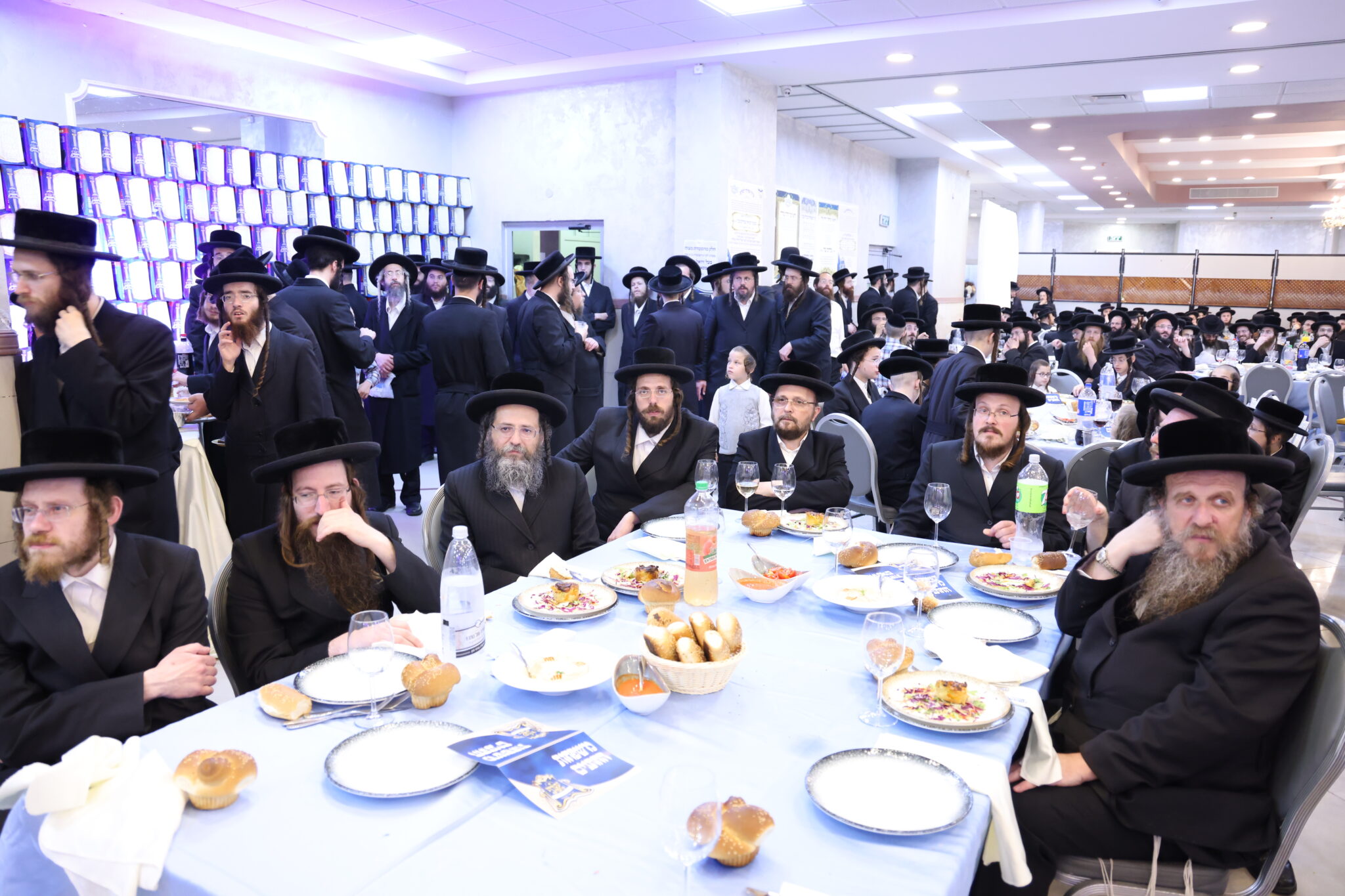 מעמד חלוקת תעודות ומלגות למאות נבחני 'שינון וחזרה'