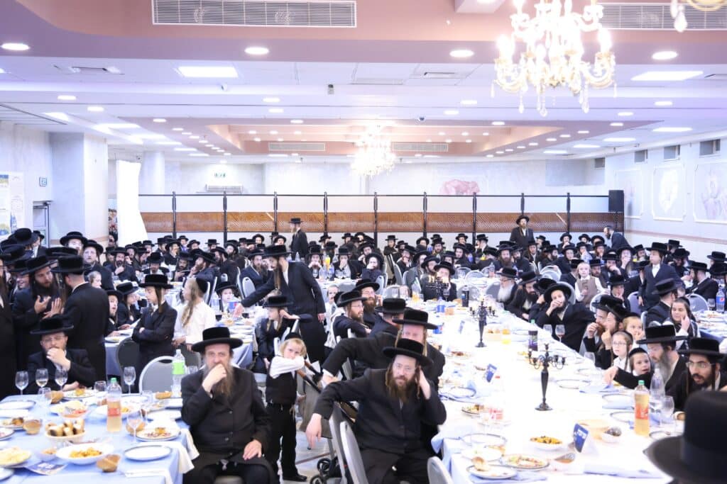 מעמד חלוקת תעודות ומלגות למאות נבחני 'שינון וחזרה'