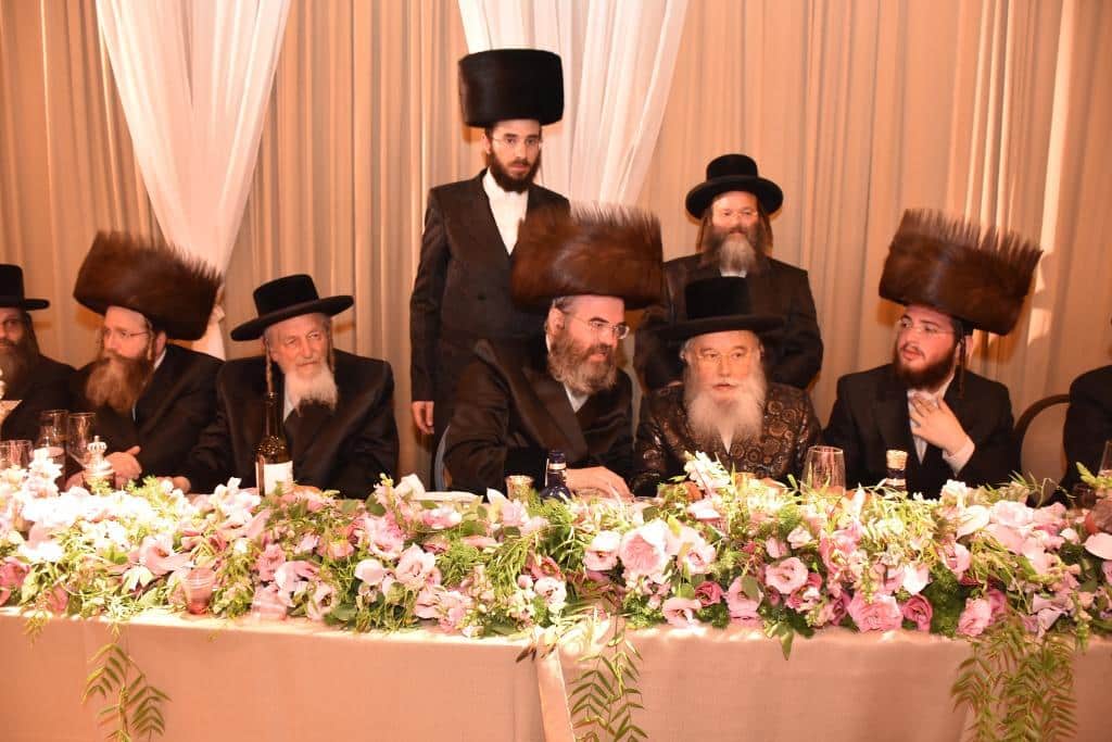 צפו בגלריה: שמחת נישואי בן הגה"צ רבי מרדכי אורי אנגלמן