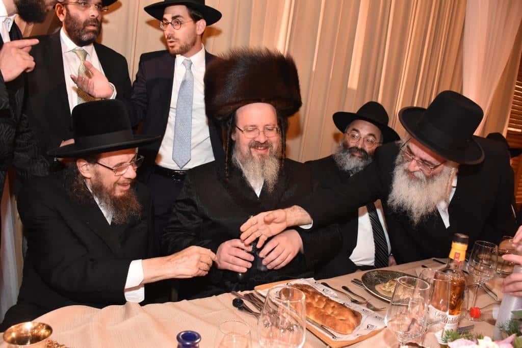 צפו בגלריה: שמחת נישואי בן הגה"צ רבי מרדכי אורי אנגלמן