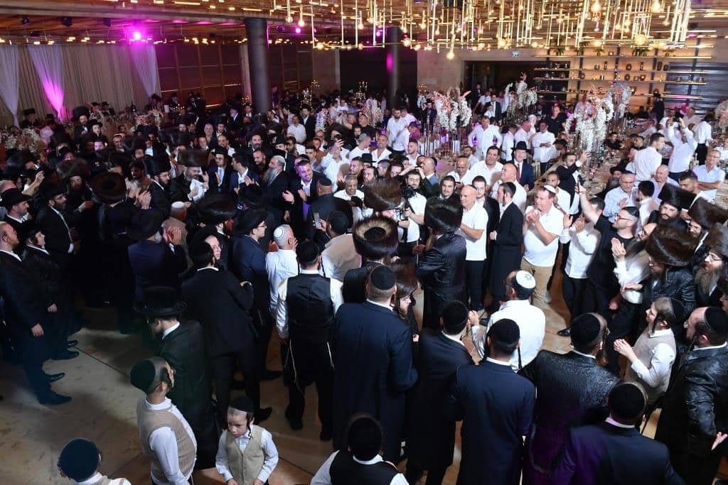 צפו בגלריה: שמחת נישואי בן הגה"צ רבי מרדכי אורי אנגלמן