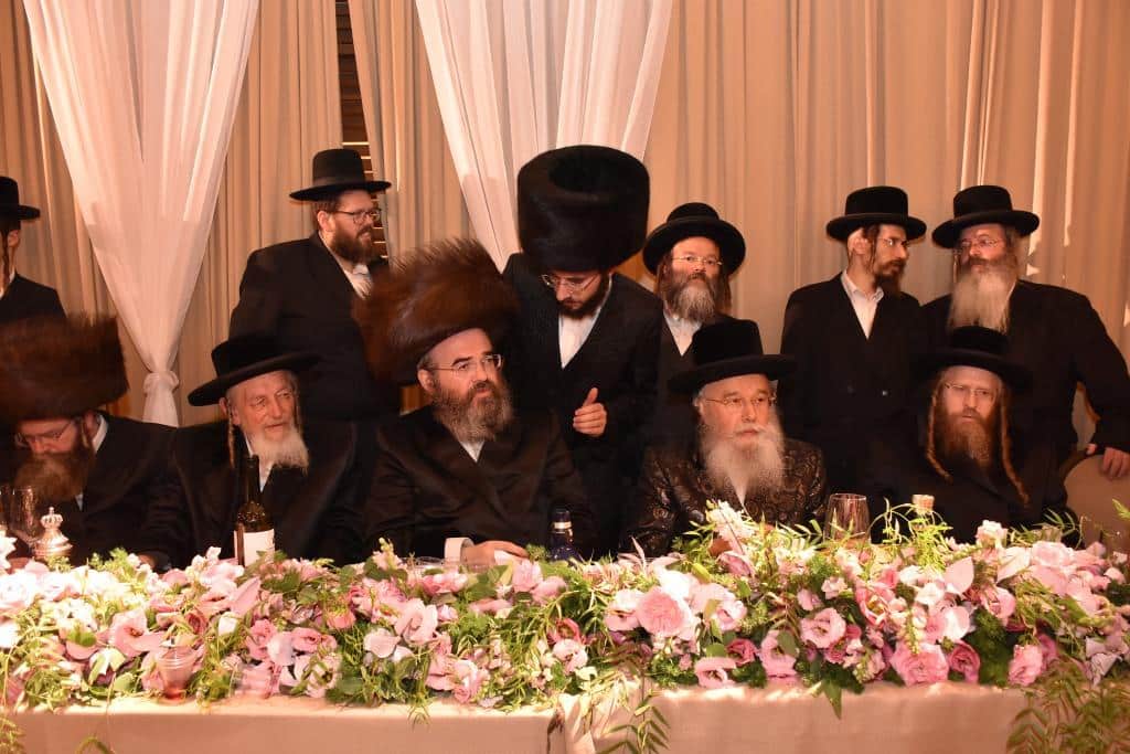 צפו בגלריה: שמחת נישואי בן הגה"צ רבי מרדכי אורי אנגלמן