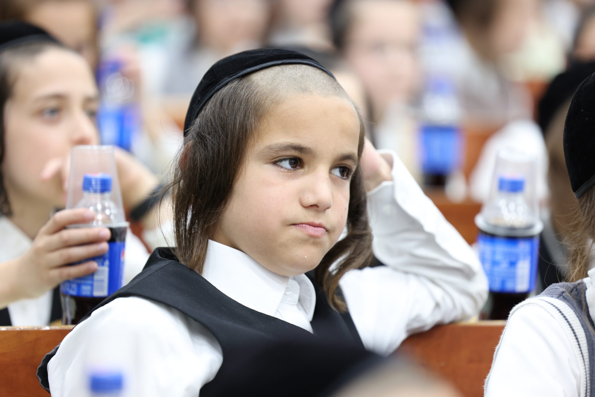 בעדה החרדית חגגו חלוקת פרסים לילדי "תורה ויראה" בעדה החרדית חגגו חלוקת פרסים לילדי "תורה ויראה"