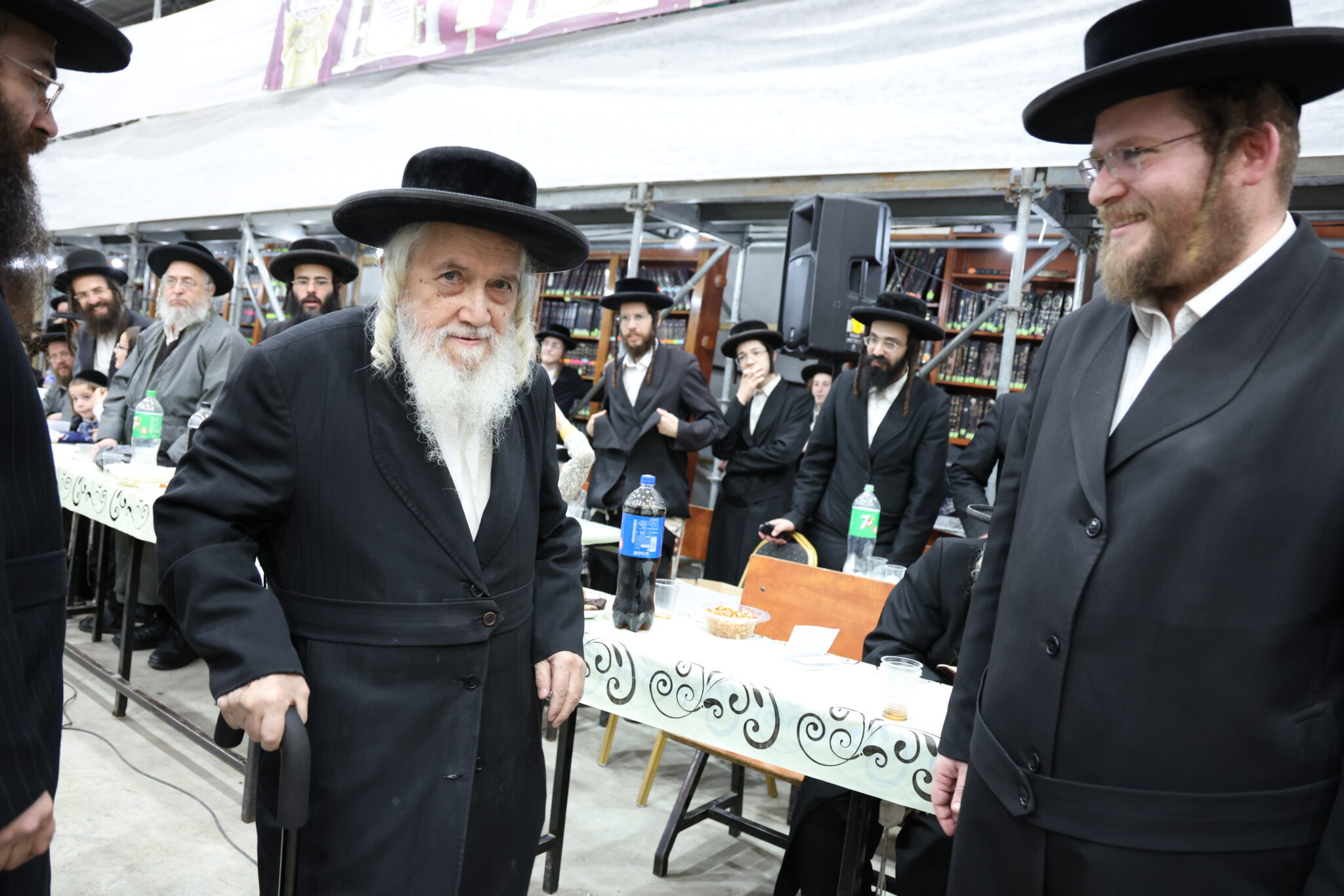 בעדה החרדית חגגו חלוקת פרסים לילדי "תורה ויראה" בעדה החרדית חגגו חלוקת פרסים לילדי "תורה ויראה"