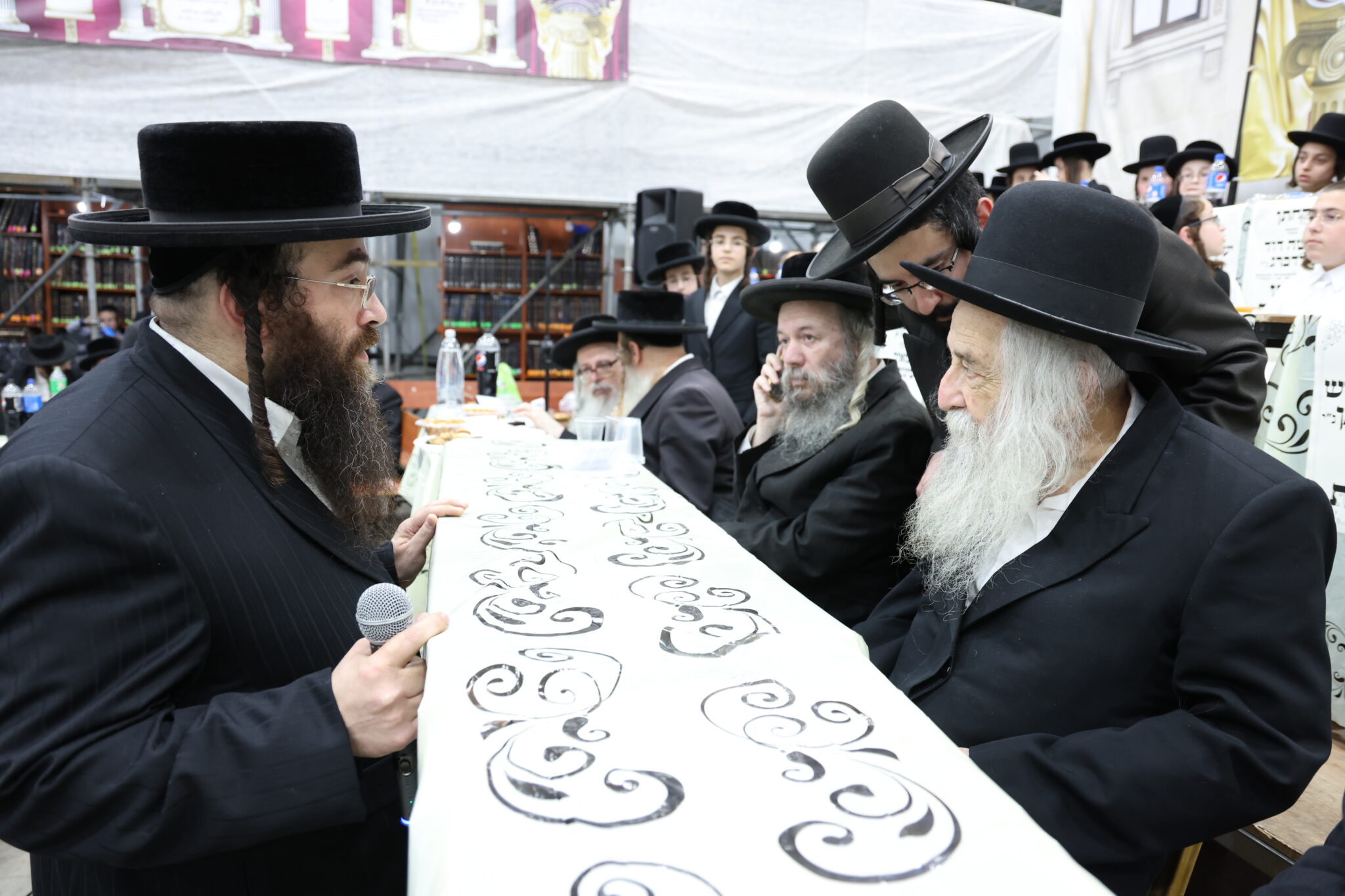 בעדה החרדית חגגו חלוקת פרסים לילדי "תורה ויראה" בעדה החרדית חגגו חלוקת פרסים לילדי "תורה ויראה"