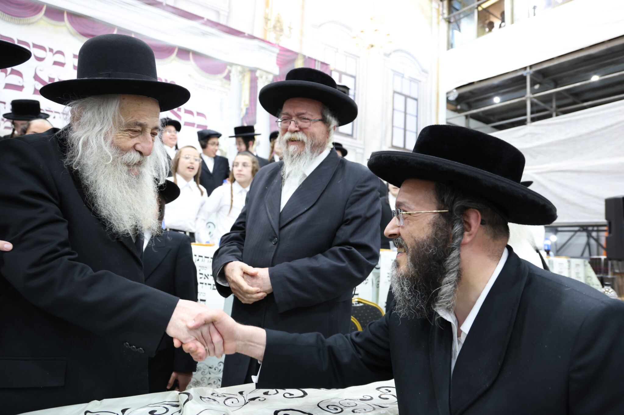 בעדה החרדית חגגו חלוקת פרסים לילדי "תורה ויראה" בעדה החרדית חגגו חלוקת פרסים לילדי "תורה ויראה"