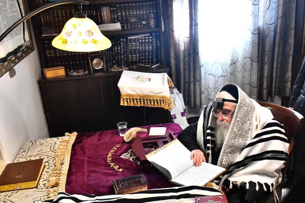 אלפים קיבלו את פניו של האדמו"ר מצאנז קלויזנבורג בשנלר