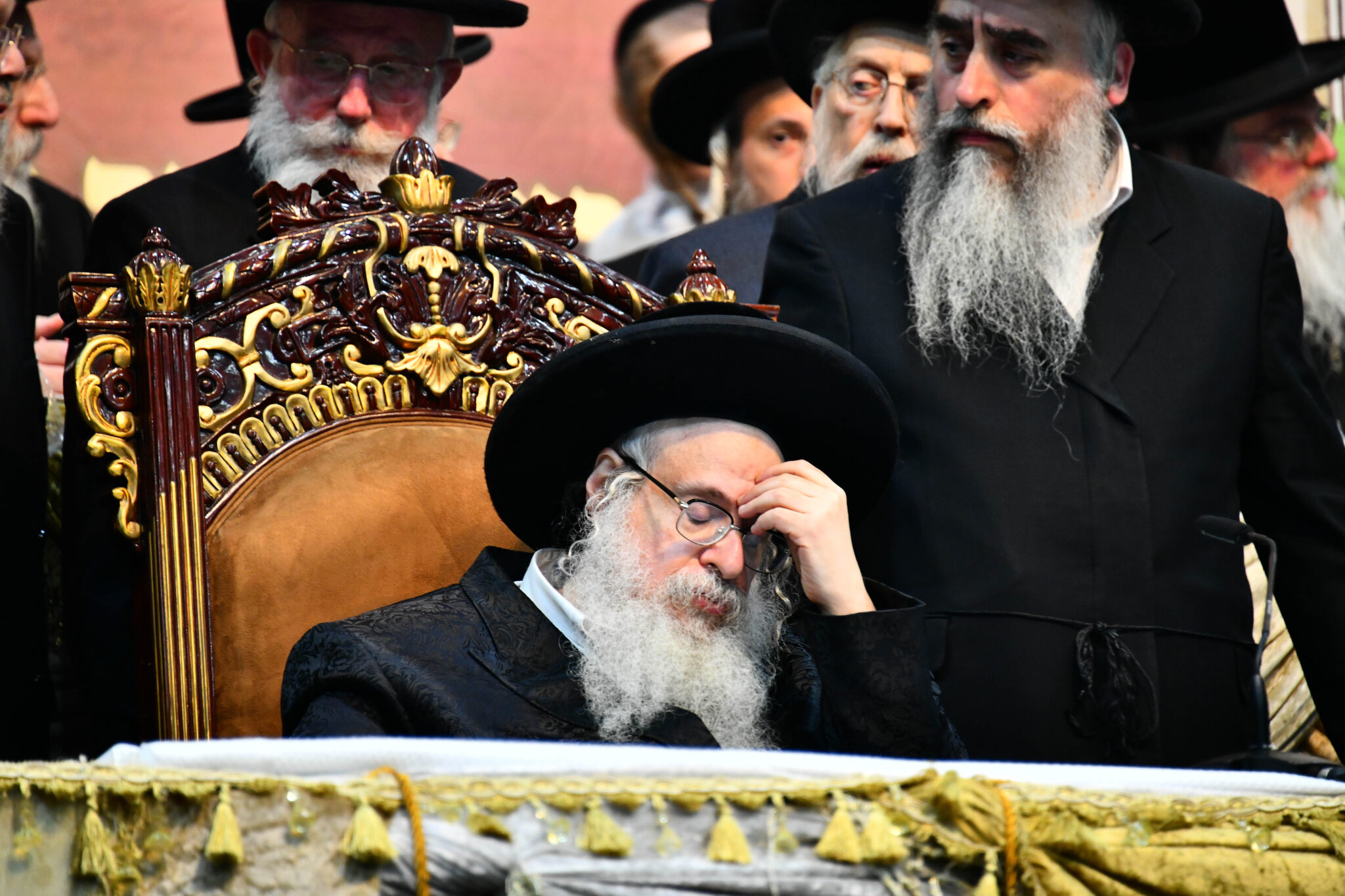 אלפים קיבלו את פניו של האדמו"ר מצאנז קלויזנבורג בשנלר