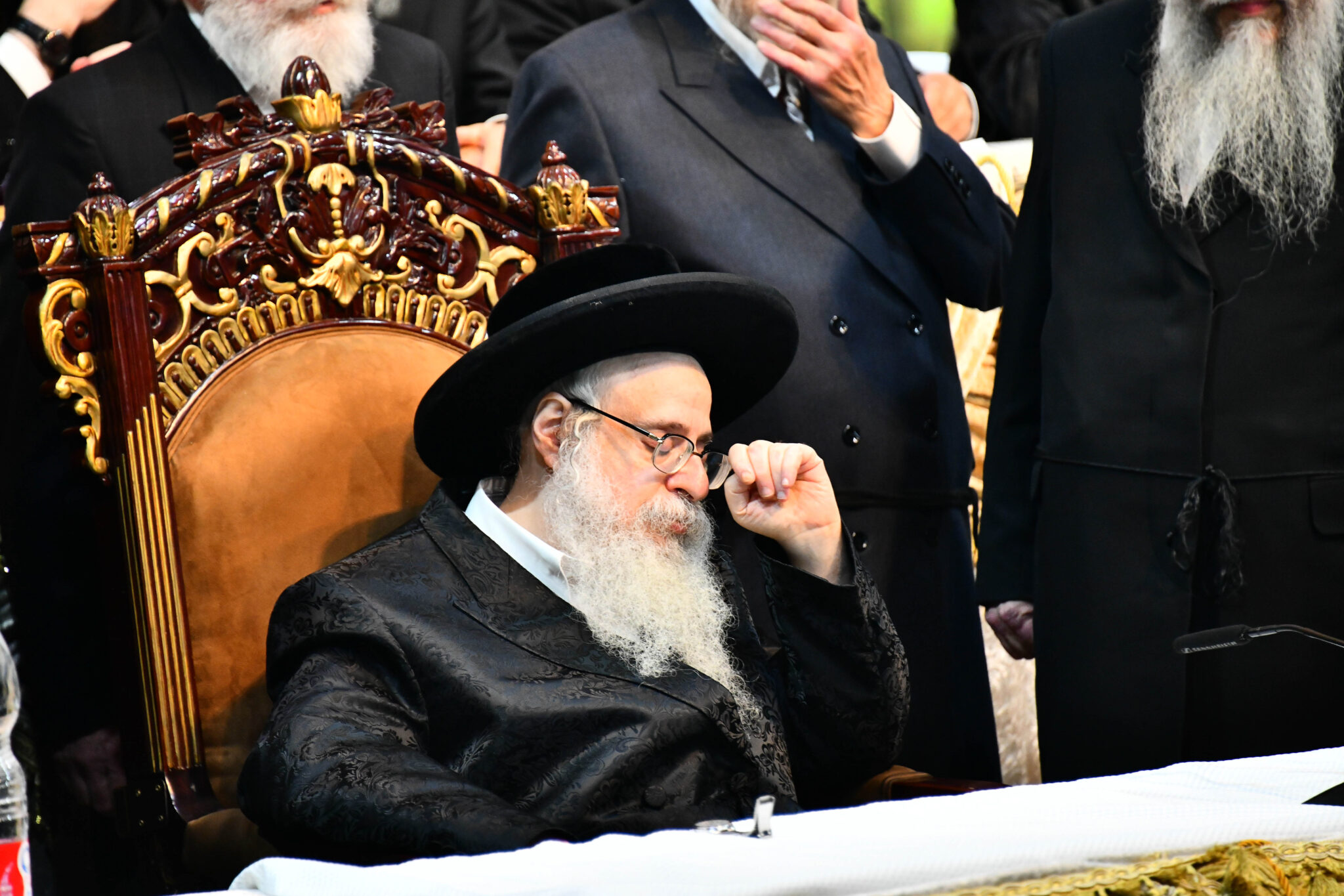 אלפים קיבלו את פניו של האדמו"ר מצאנז קלויזנבורג בשנלר