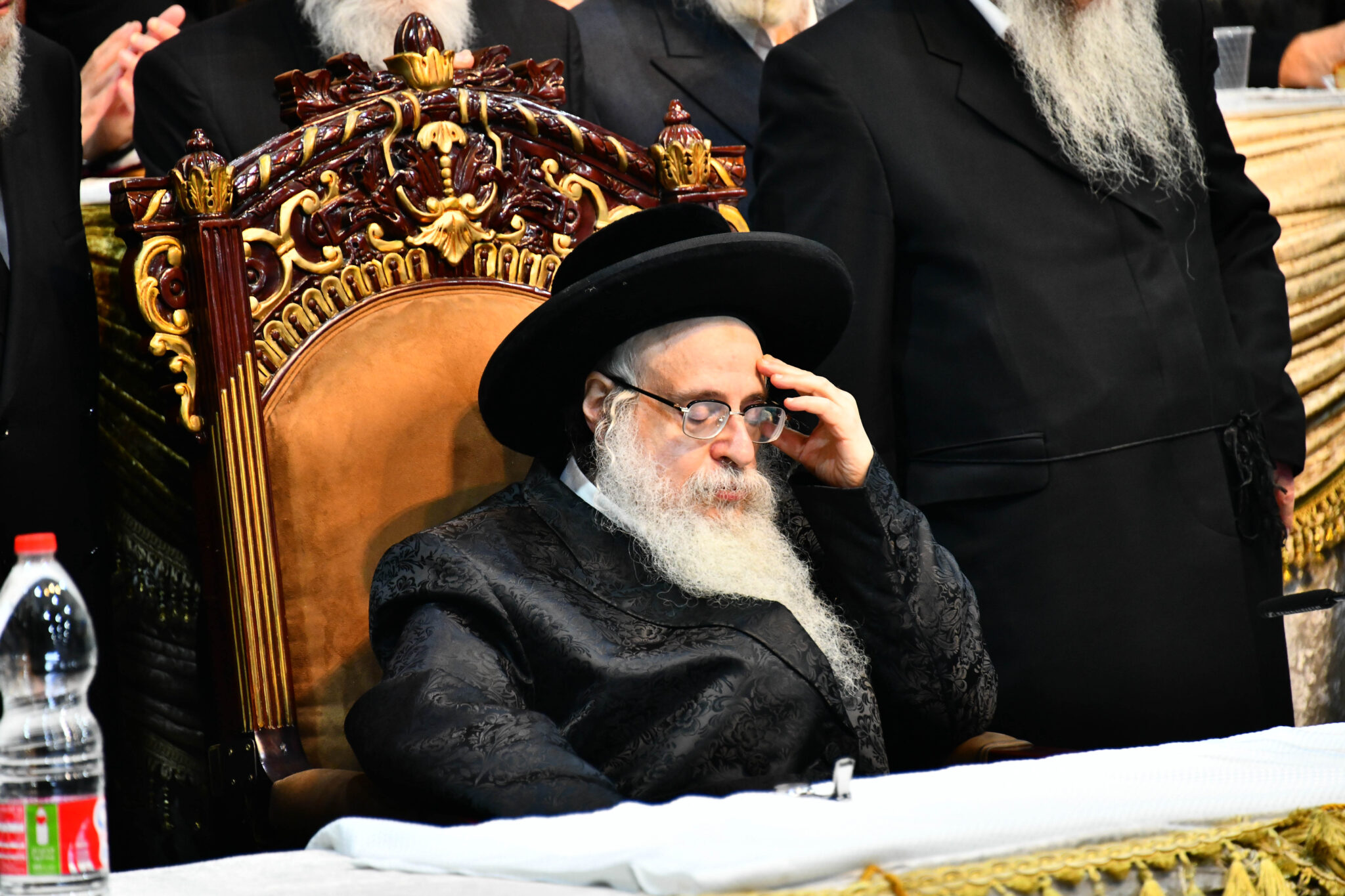 אלפים קיבלו את פניו של האדמו"ר מצאנז קלויזנבורג בשנלר