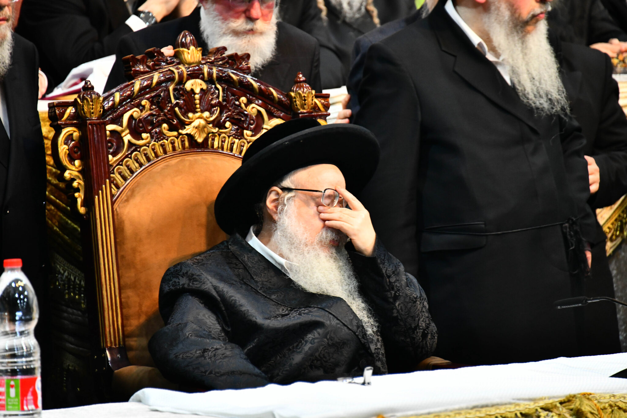 אלפים קיבלו את פניו של האדמו"ר מצאנז קלויזנבורג בשנלר