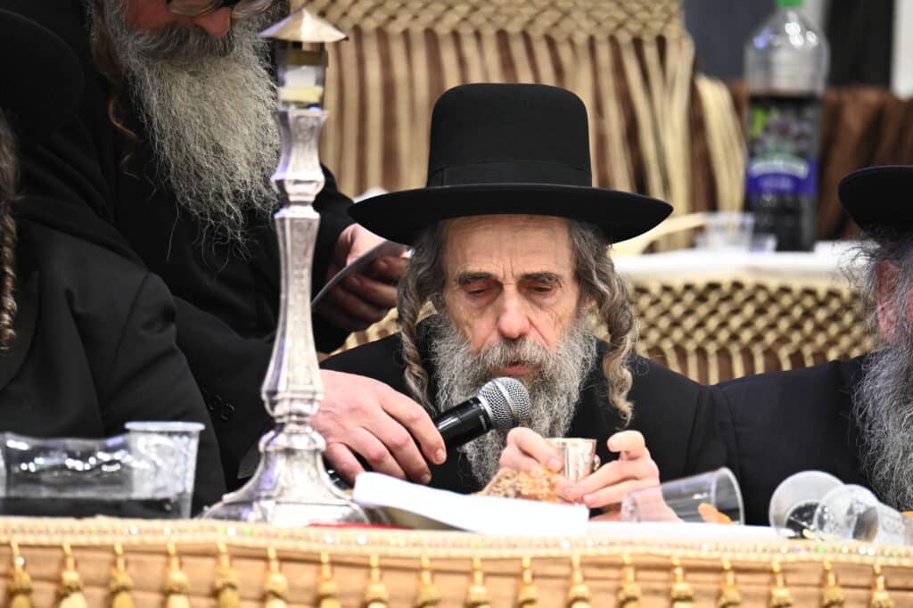 בראשות כ"ק האדמו"ר: רבבות בשבע ברכות אחרון בחסידות גור