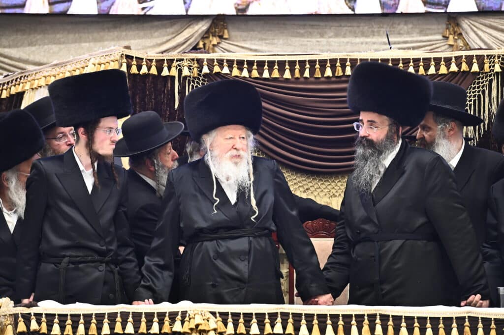 בראשות כ"ק האדמו"ר: רבבות בשבע ברכות אחרון בחסידות גור