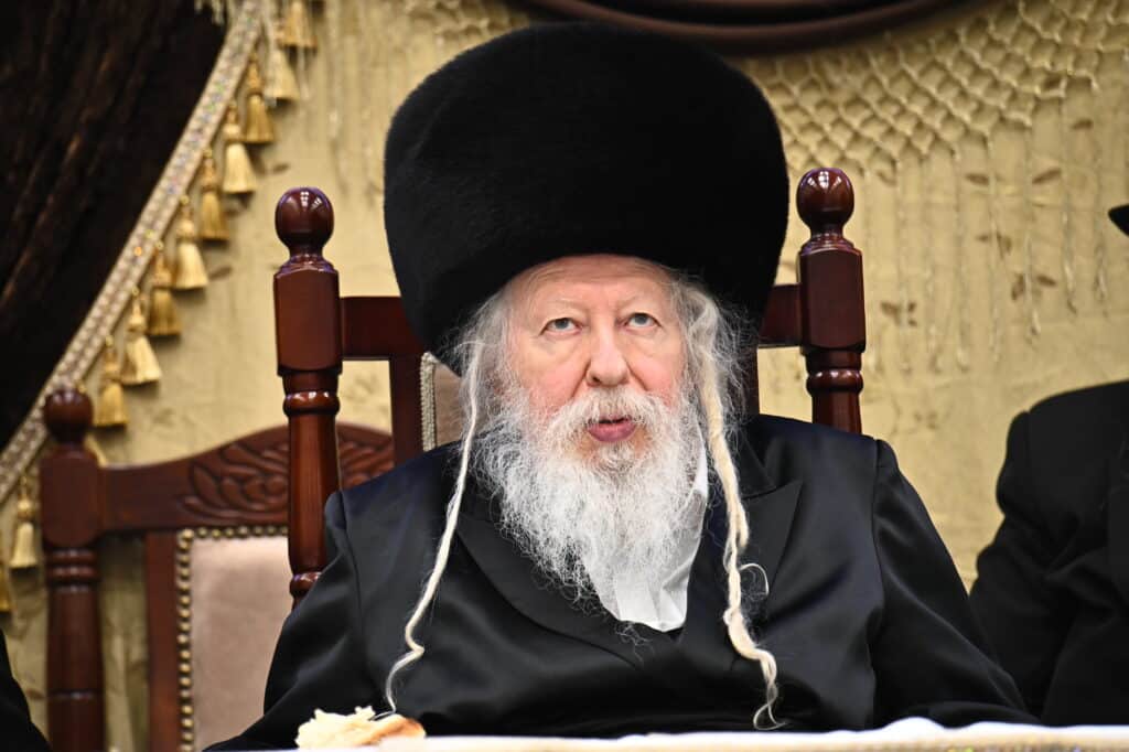 בראשות כ"ק האדמו"ר: רבבות בשבע ברכות אחרון בחסידות גור