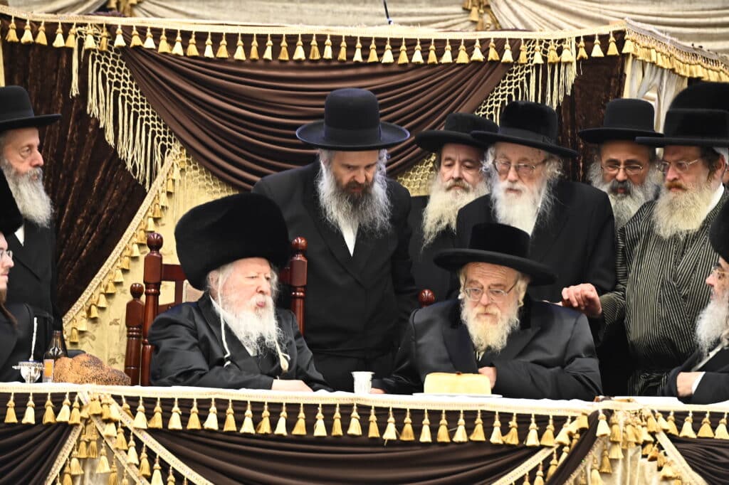 בראשות כ"ק האדמו"ר: רבבות בשבע ברכות אחרון בחסידות גור