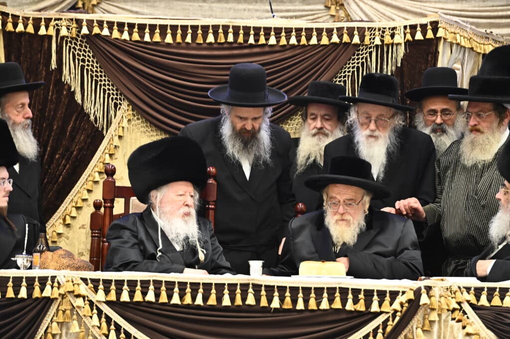 בראשות כ"ק האדמו"ר: רבבות בשבע ברכות אחרון בחסידות גור