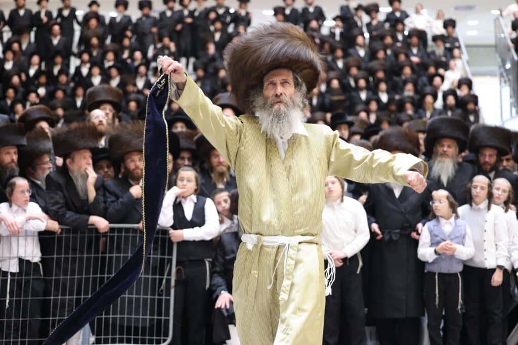 המשפיע החסידי שילהב את ההמונים בשמחת נישואי בנו