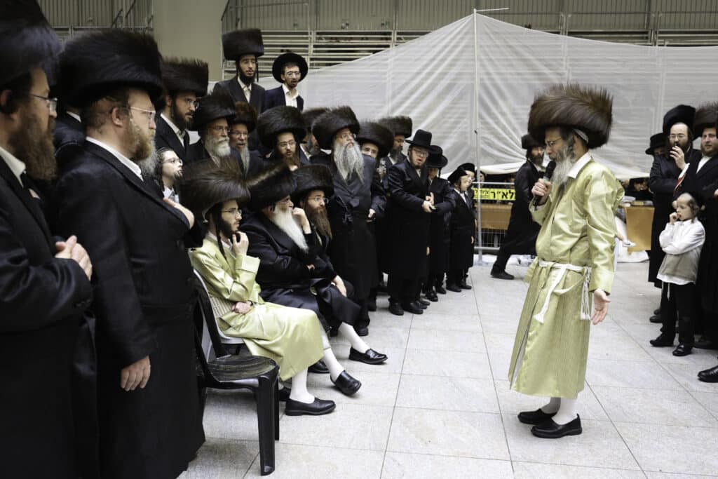 המשפיע החסידי שילהב את ההמונים בשמחת נישואי בנו