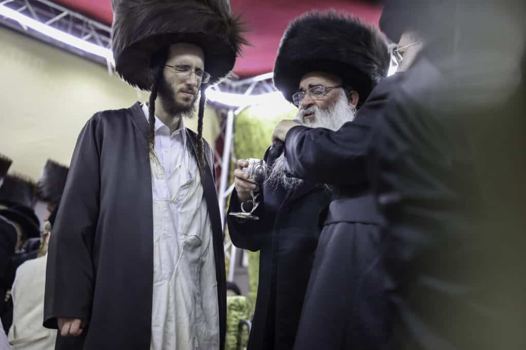 המשפיע החסידי שילהב את ההמונים בשמחת נישואי בנו