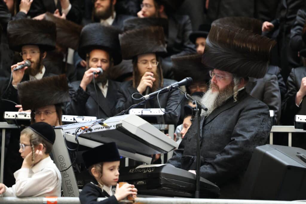 המשפיע החסידי שילהב את ההמונים בשמחת נישואי בנו