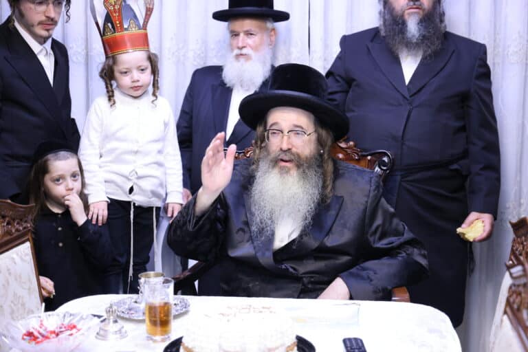 צאתכם לשלום: האדמו"ר מתולדות משה בברכת פרידה
