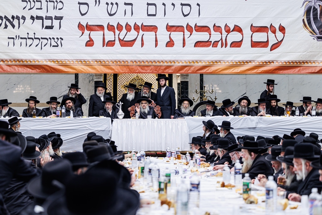 רבבות בקריית יואל: בסטאמר חגגו את יום ההילולה ה-44